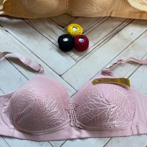 سوتین وارداتی اسفنجی کاسه دانتل بدون فنر کد ۳۳۲۳(جین ۱۲تایی)