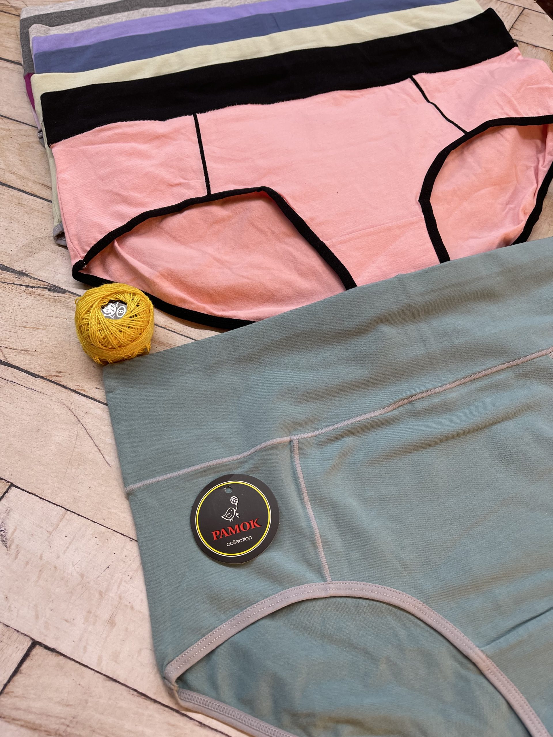 شورت فاق بلند وارداتی کش پهن نخ پنبه مارک پاموک ( جین ۱۲ تایی ) - Image 2